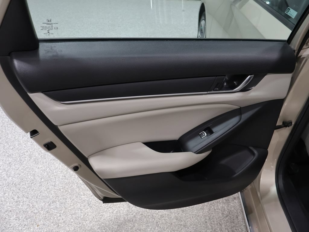 Used 2019 Honda Accord EX image 19