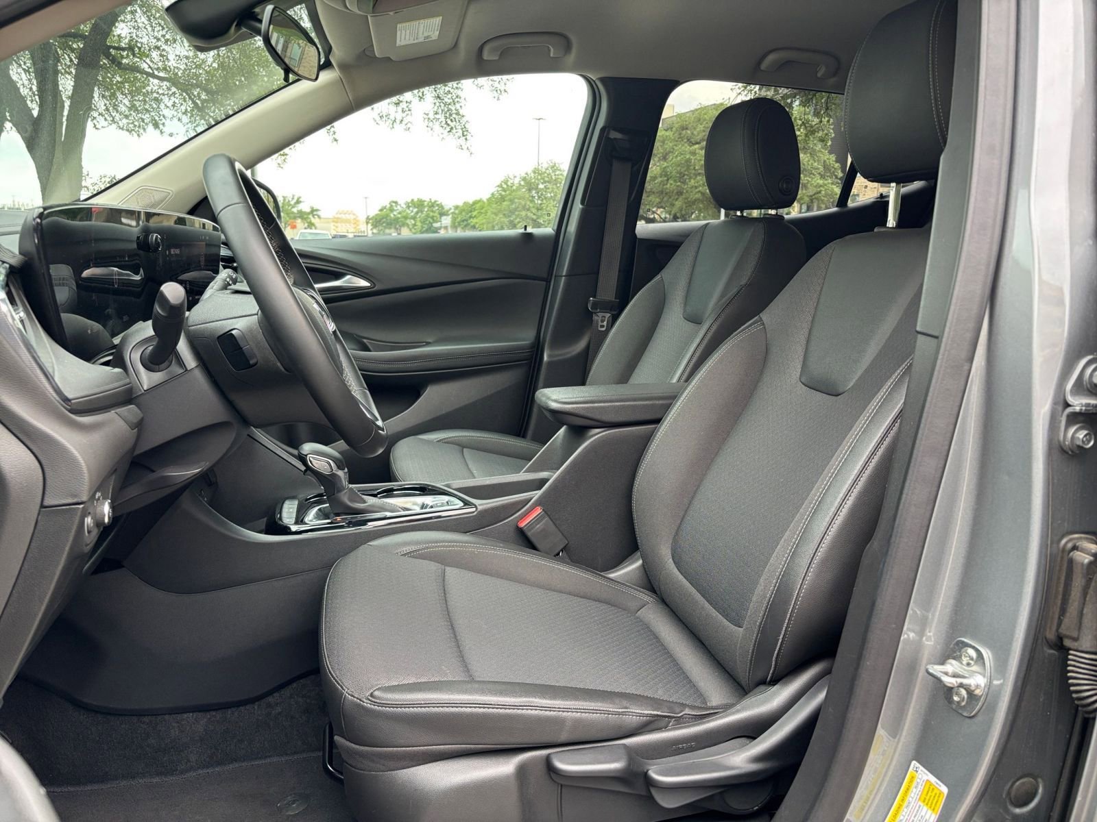 Used 2025 Buick Encore GX Preferred FWD image 22