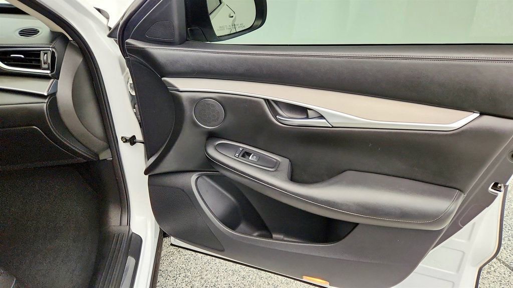 Used 2019 INFINITI QX50 Pure image 25