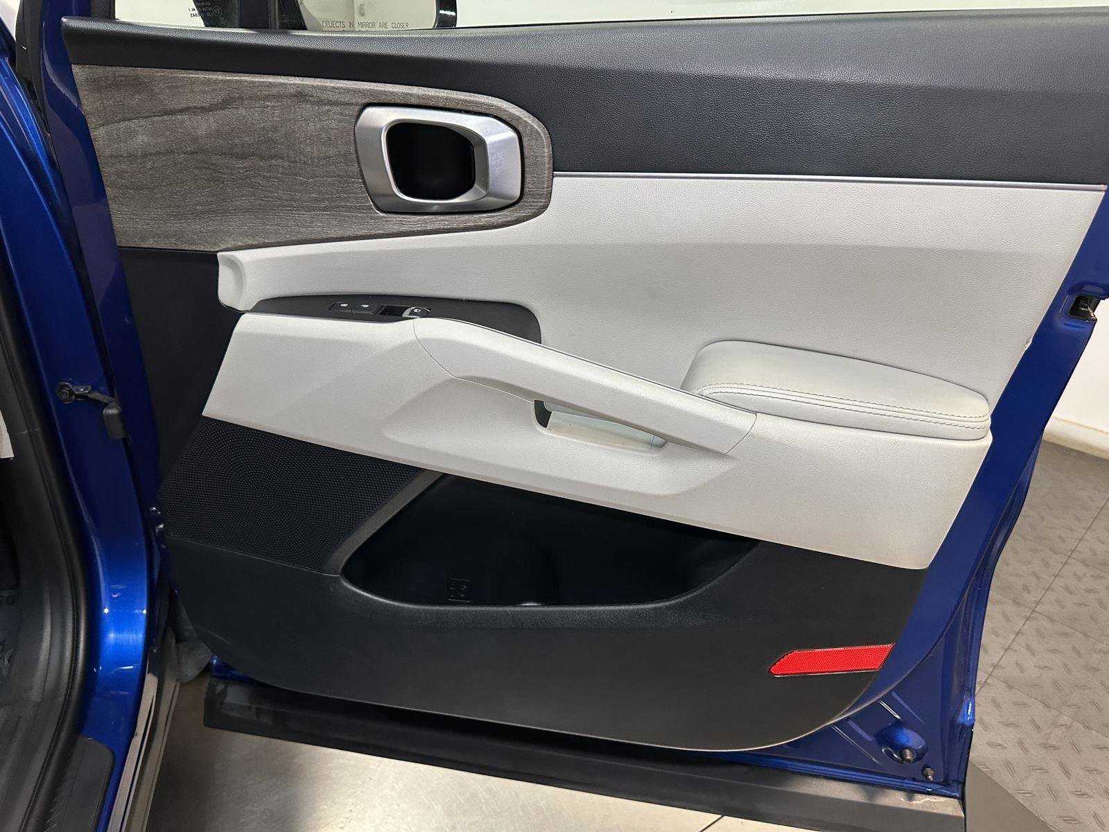 Used 2023 Kia Sorento EX w/ Panoramic Sunroof Package image 37