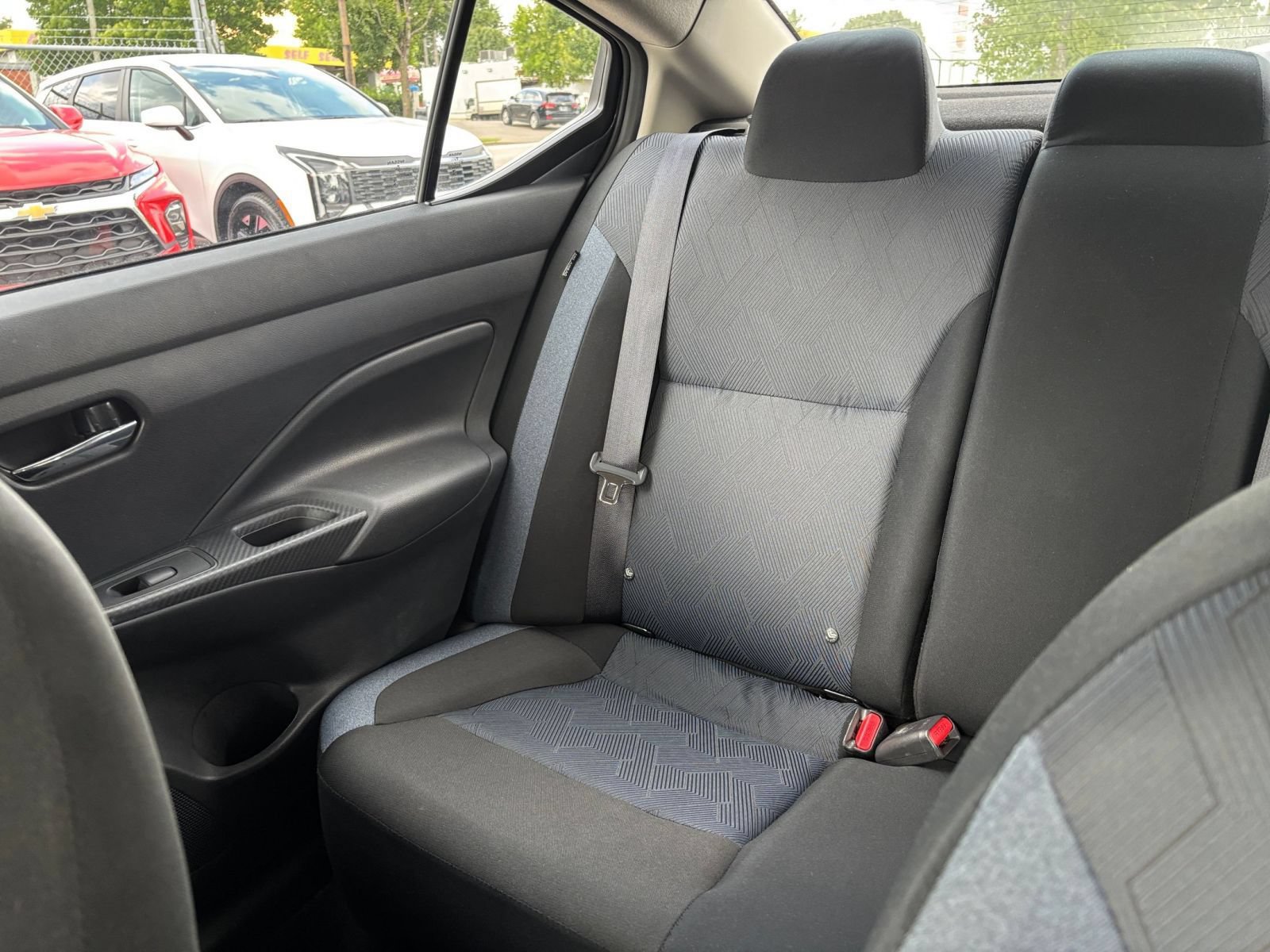 Used 2025 Nissan Versa SV FWD image 38