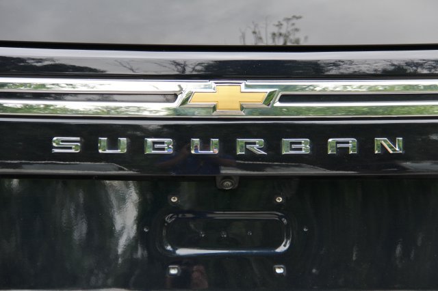 Used 2023 Chevrolet Suburban Premier AWD/4WD image 10