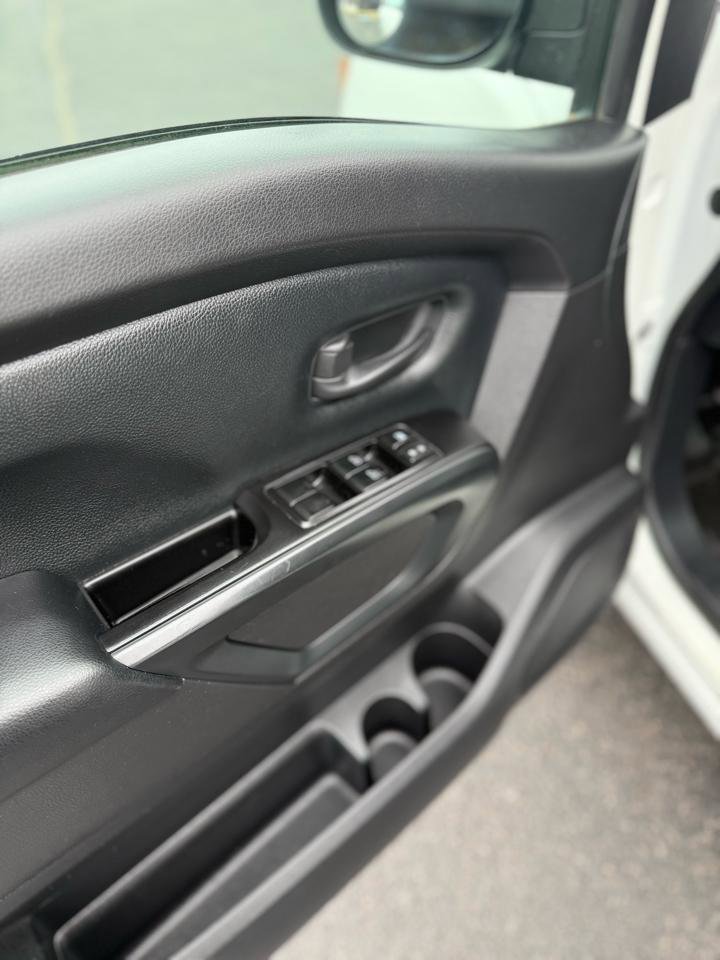 Used 2019 Nissan Titan S w/ S Utility Package image 9