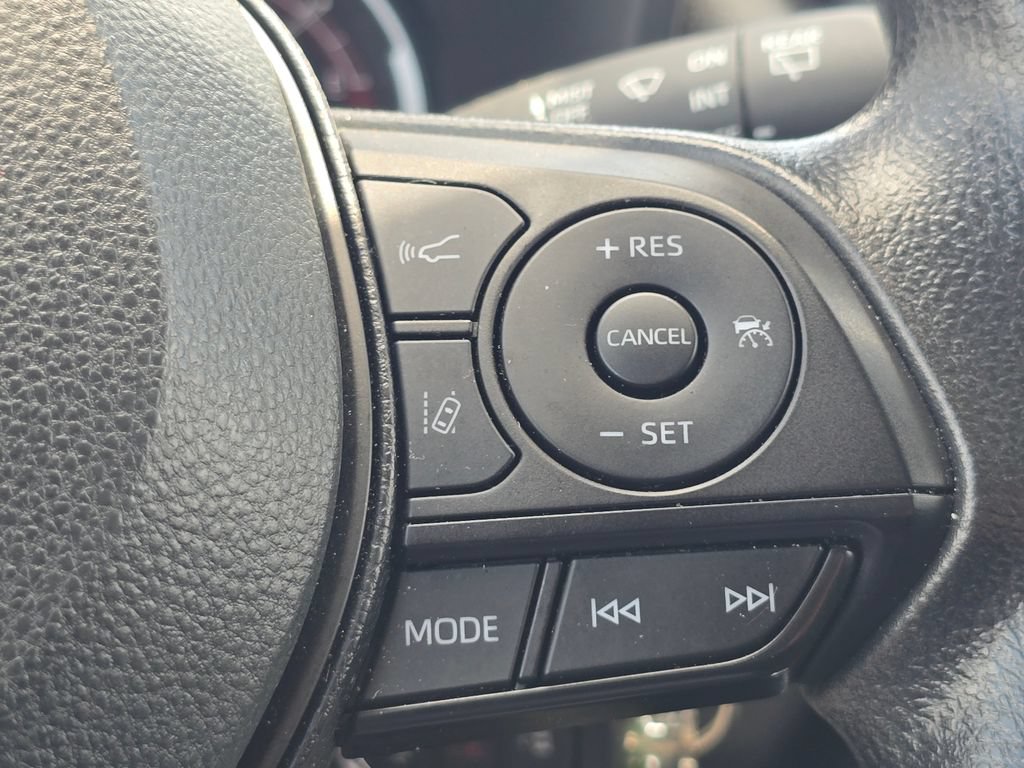 Used 2025 Toyota RAV4 LE FWD image 19