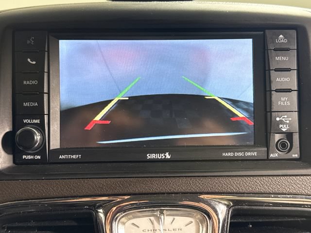 Used 2014 Chrysler Town & Country Touring FWD image 30