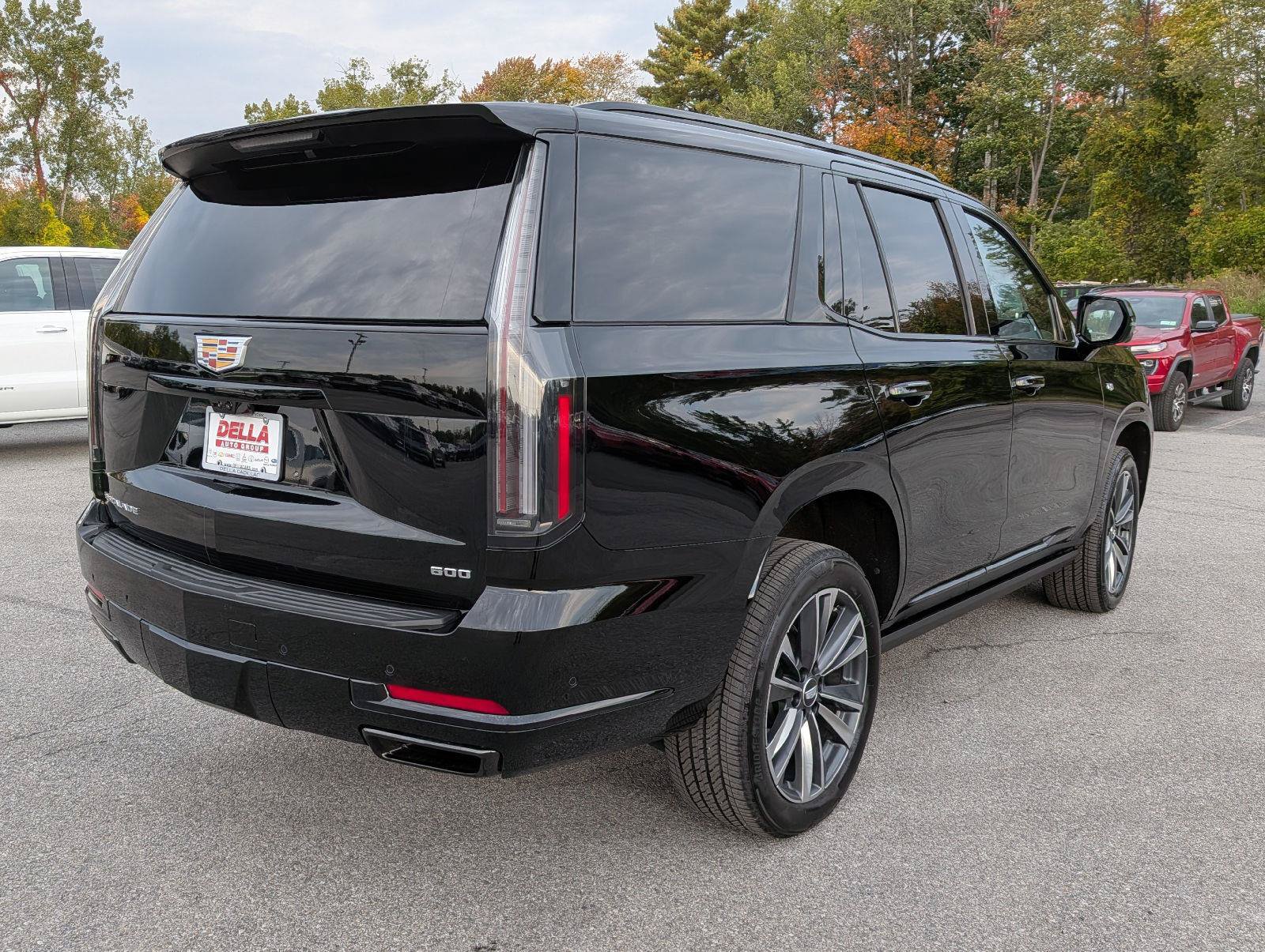 Used 2026 Cadillac Escalade Sport AWD/4WD image 7