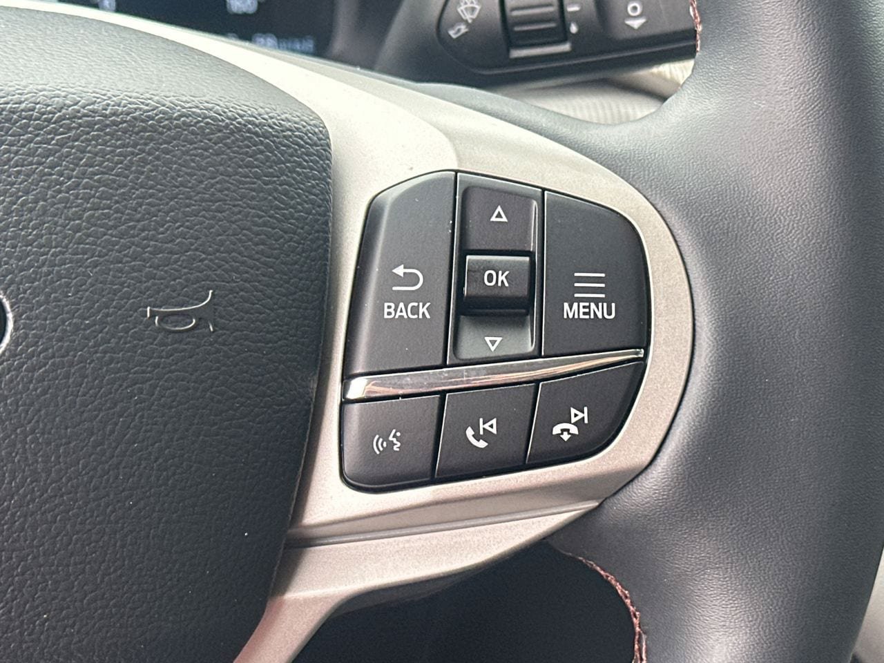New 2026 Ford Explorer Active w/ Active Comfort Package RWD image 26