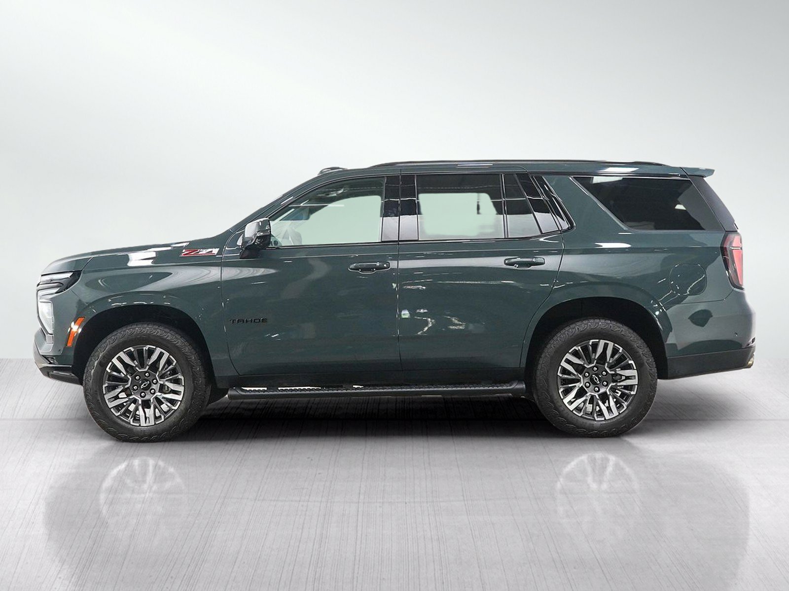 Used 2025 Chevrolet Tahoe Z71 w/ Z71 Off-Road Package AWD/4WD image 2