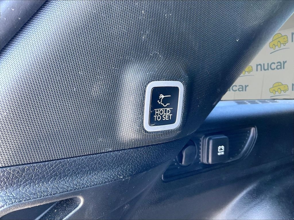 Used 2025 Jeep Grand Cherokee Altitude AWD/4WD image 35