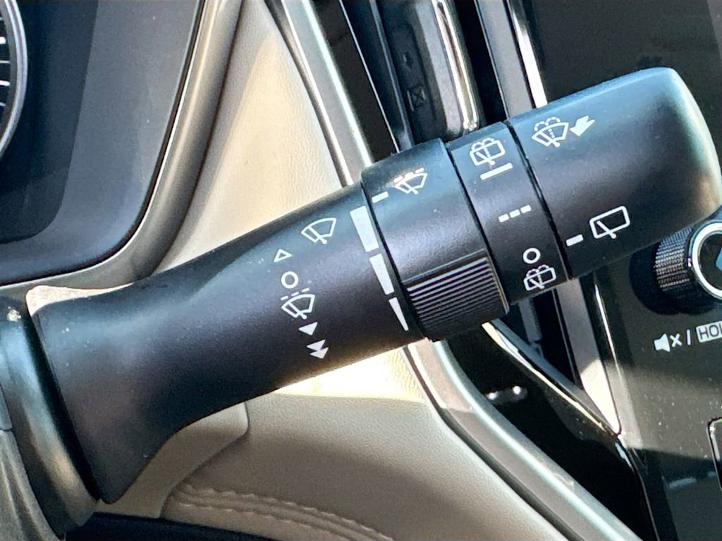 Certified 2025 Subaru Outback Limited w/ Popular Package #2 image 16