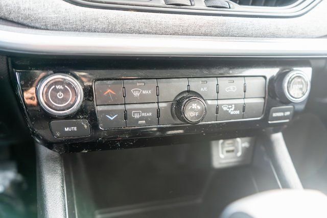 Used 2022 Jeep Compass Latitude image 28