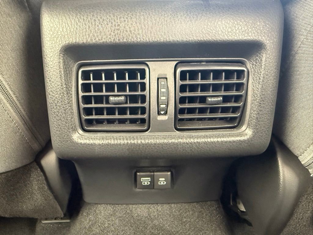 Used 2025 Toyota Camry LE w/ Convenience Package AWD/4WD image 25