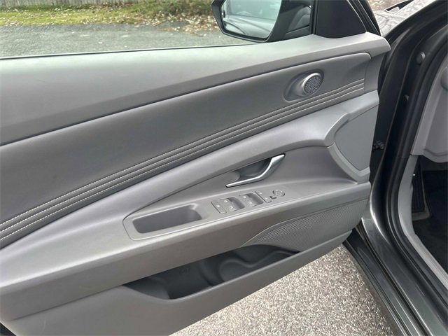 Certified 2024 Hyundai Elantra SEL w/ Convenience Package image 18