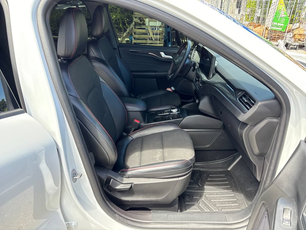 Certified 2023 Ford Escape ST-Line w/ Tech Pack #1 FWD image 7