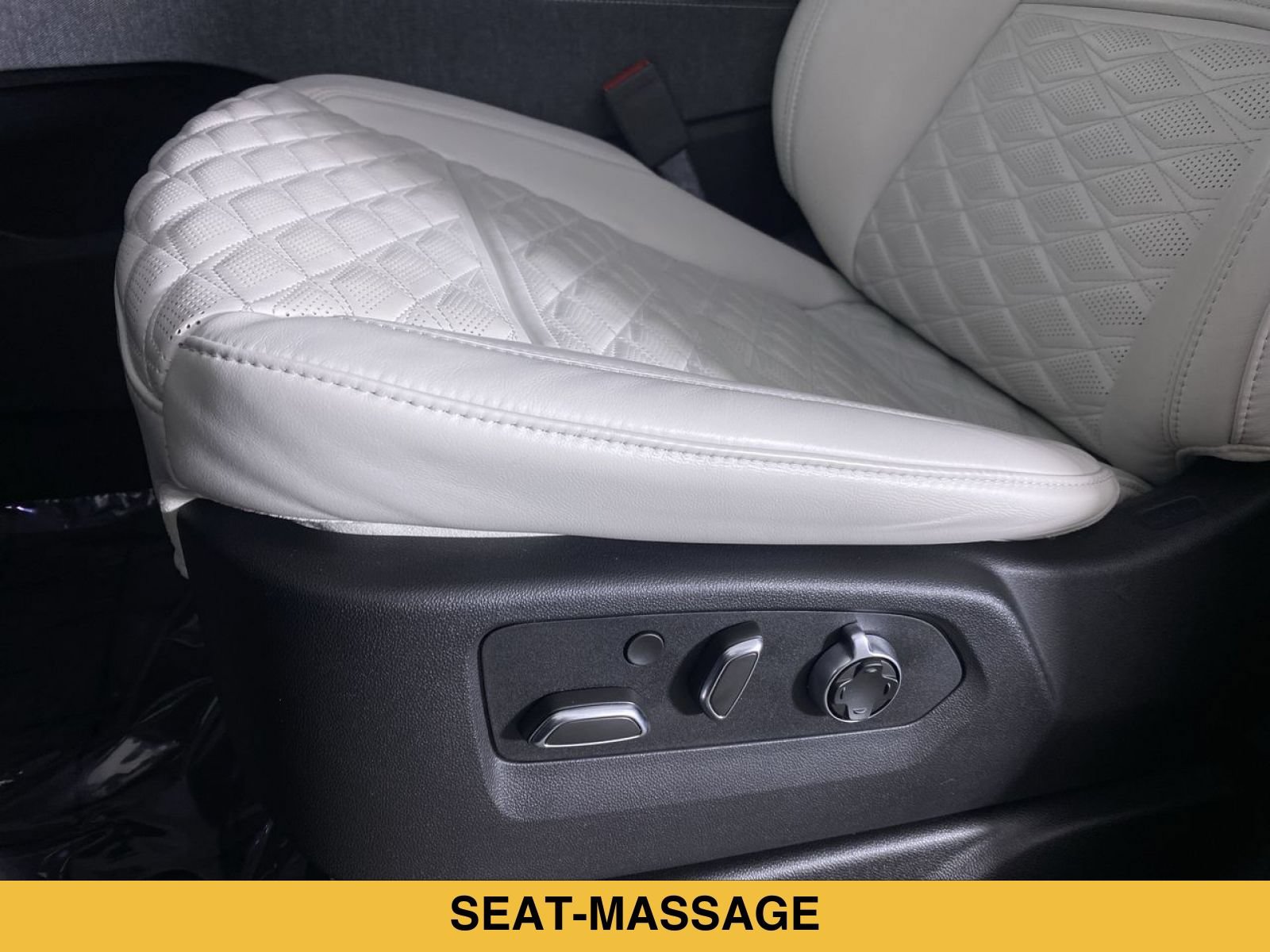 Certified 2025 Cadillac Escalade Sport Platinum w/ LPO, Floor Liner Package AWD/4WD image 9