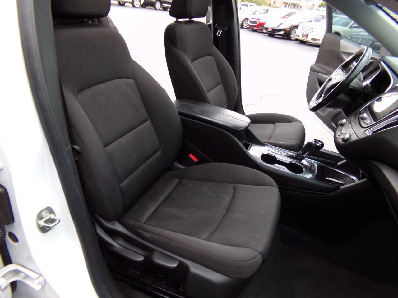 Used 2018 Chevrolet Malibu LT w/ Redline Edition image 32