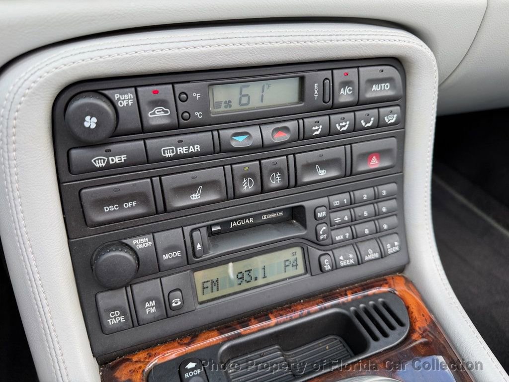 Used 2005 Jaguar XK8 Convertible image 39