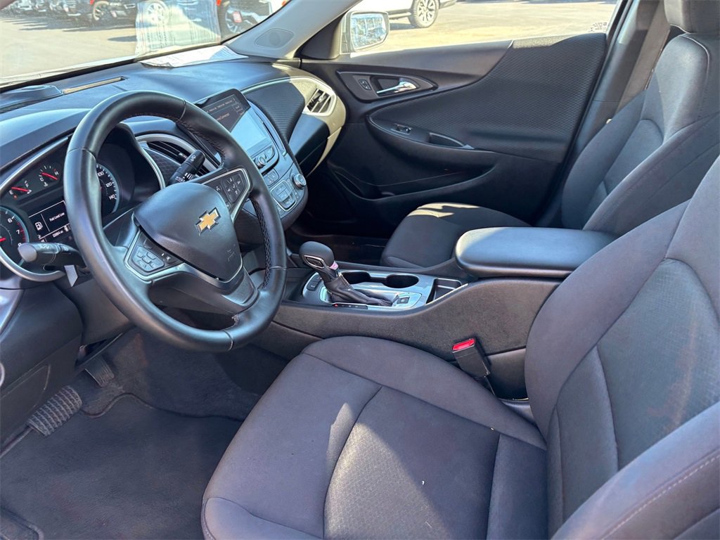 Certified 2025 Chevrolet Malibu RS image 9