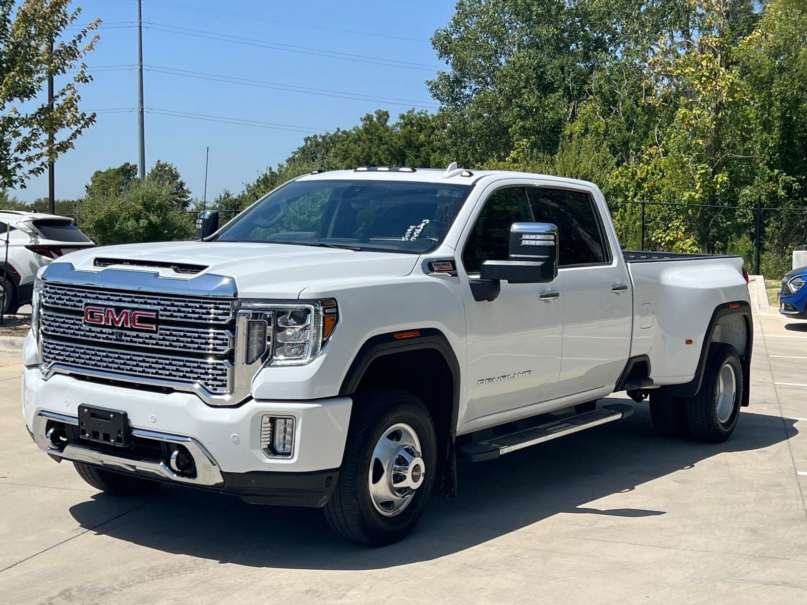 Used 2022 GMC Sierra 3500 Denali w/ Denali Ultimate Package AWD/4WD image 5