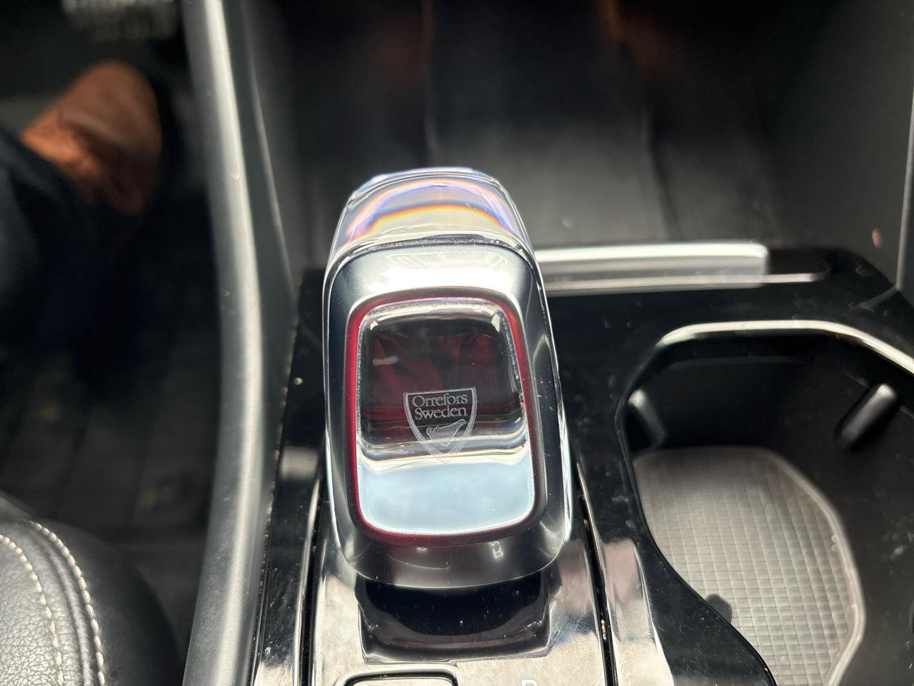 Used 2024 Volvo XC40 B5 Plus image 16