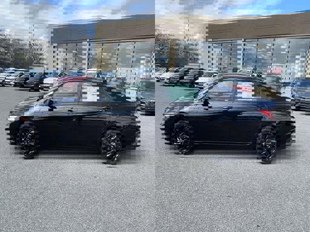 New 2026 Hyundai Elantra Sport image 2