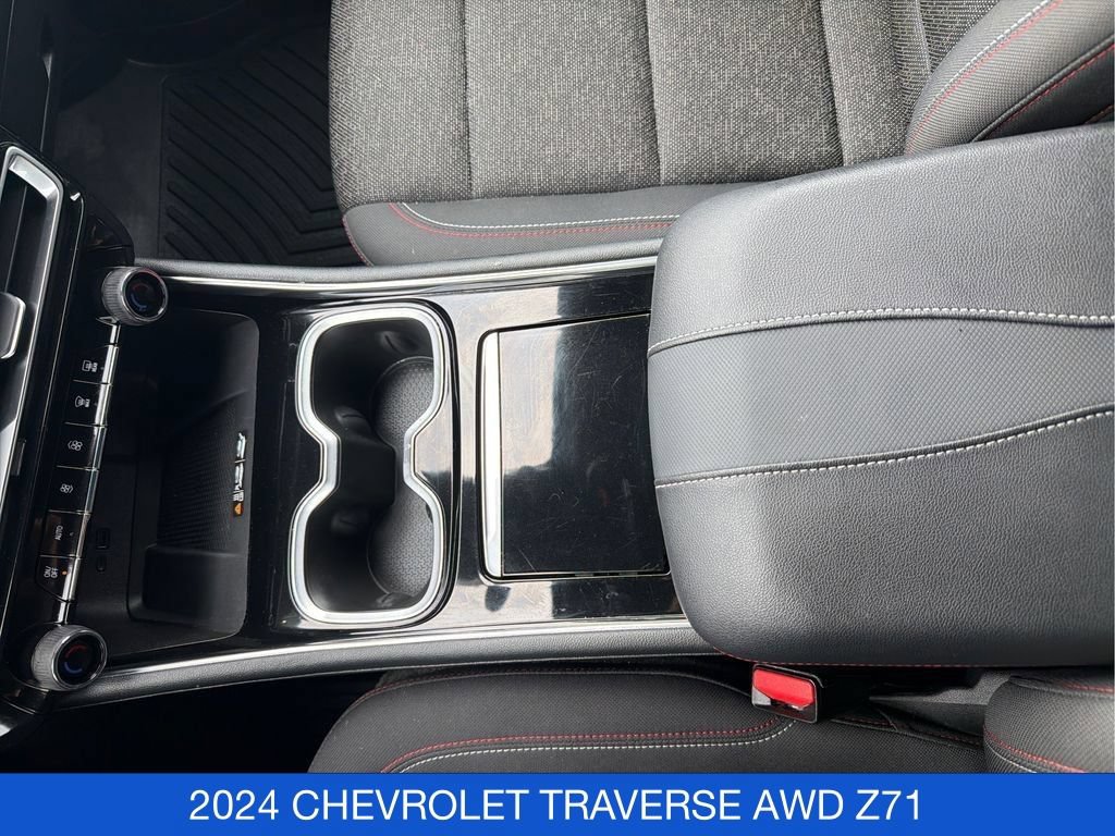 Used 2024 Chevrolet Traverse Z71 AWD/4WD image 18
