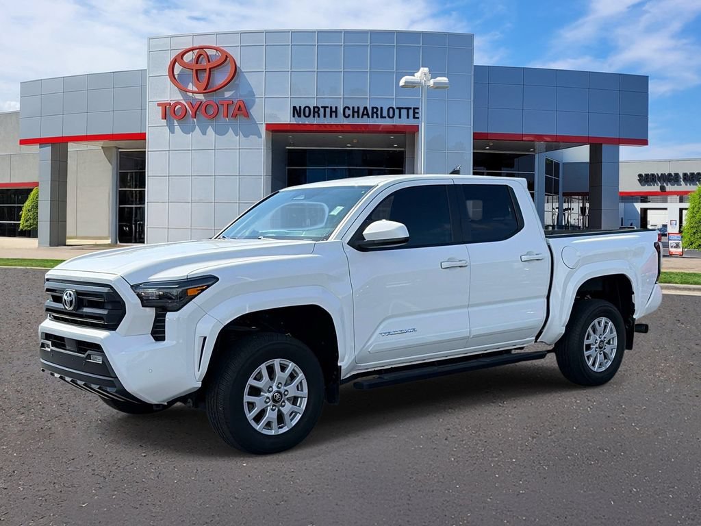 Used 2024 Toyota Tacoma SR5 AWD/4WD image 5