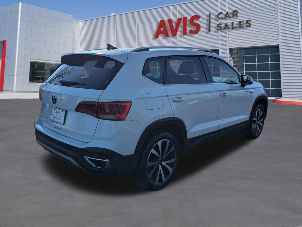 Used 2024 Volkswagen Taos SE image 40