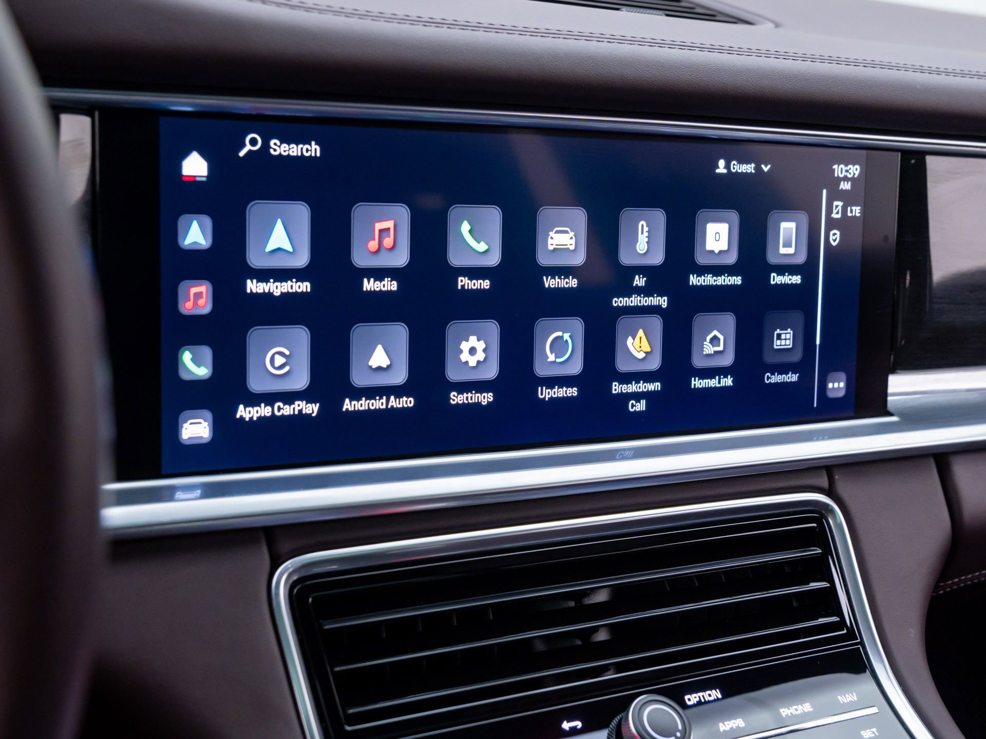 Certified 2023 Porsche Panamera 4 Platinum Edition image 23