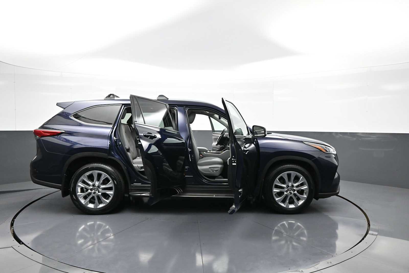 Used 2022 Toyota Highlander Limited AWD/4WD image 43