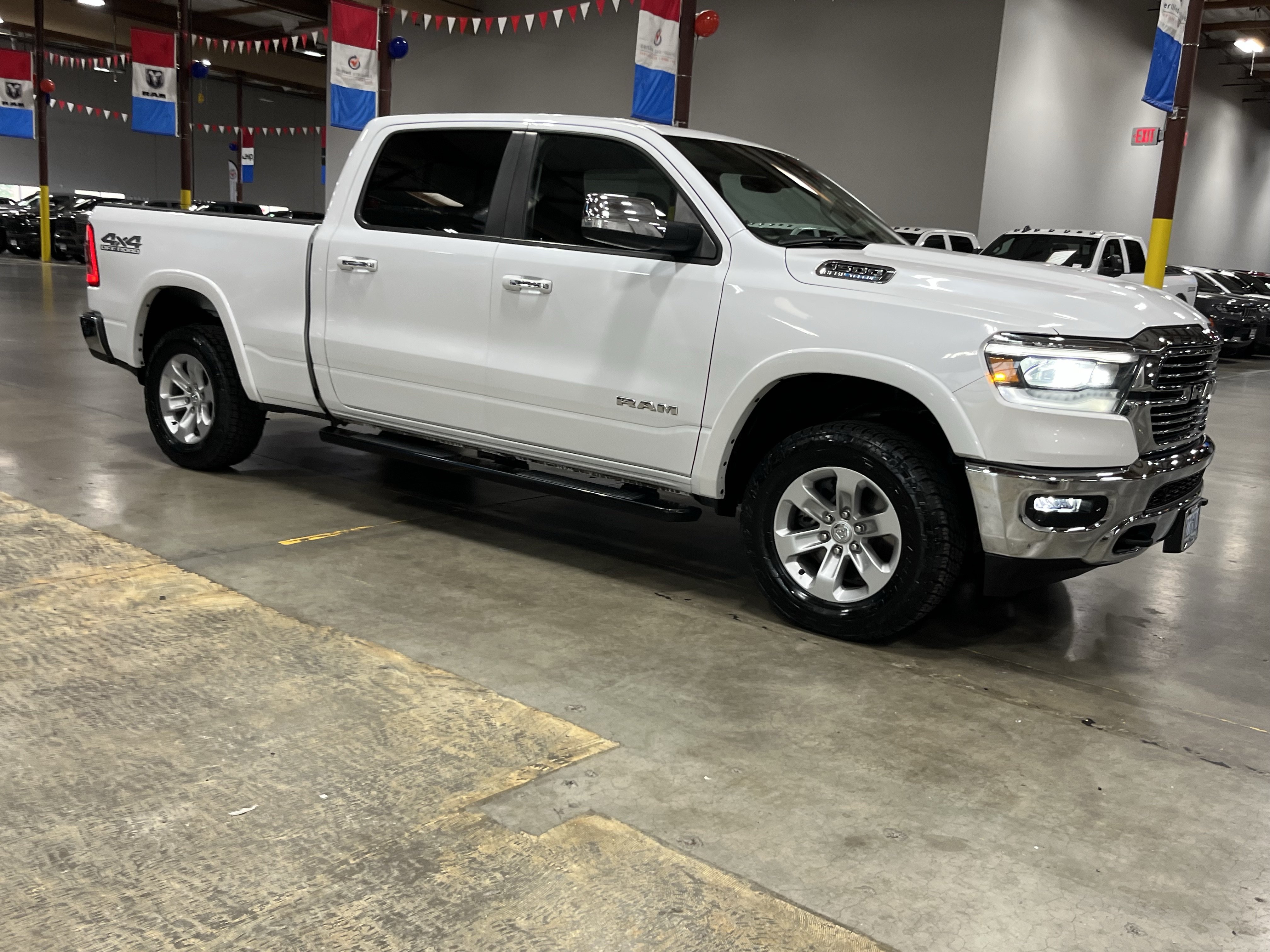 Used 2022 RAM 1500 Laramie AWD/4WD image 7