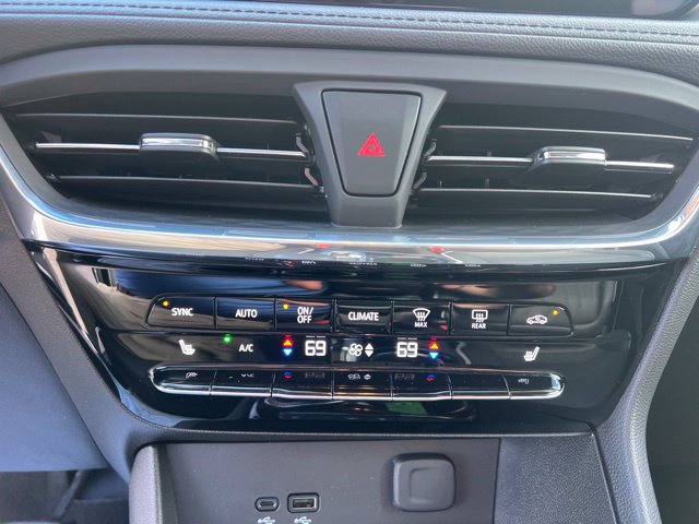 Used 2024 Buick Encore GX Avenir w/ Avenir Convenience Package FWD image 29