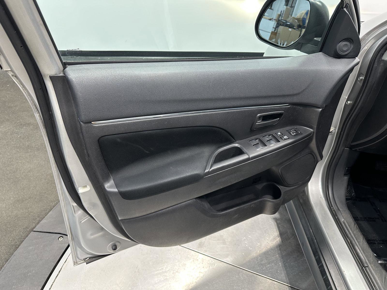 Used 2015 Mitsubishi Outlander Sport ES image 13