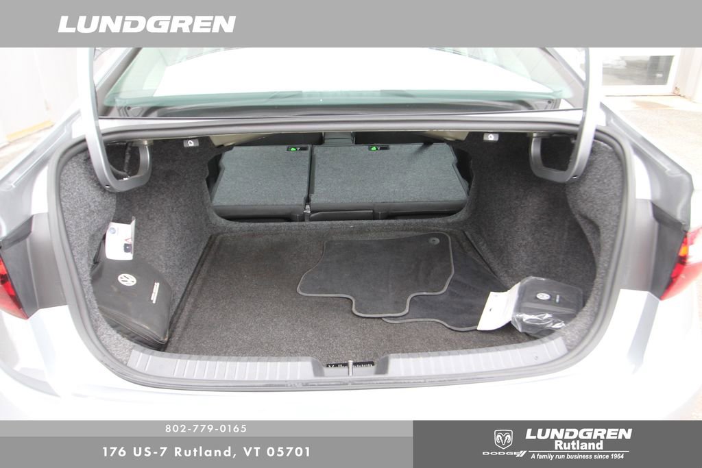 Used 2020 Volkswagen Jetta SEL Premium image 46