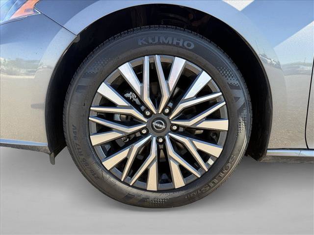 Used 2026 Nissan Altima 2.5 SV FWD image 25
