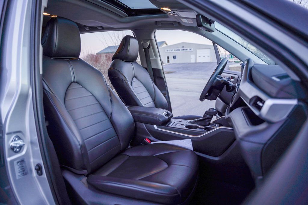 Used 2021 Toyota Highlander XLE FWD image 47