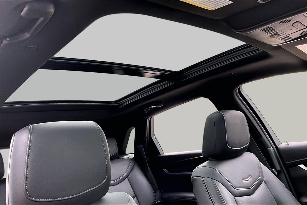 Certified 2025 Cadillac XT5 Premium Luxury FWD image 17