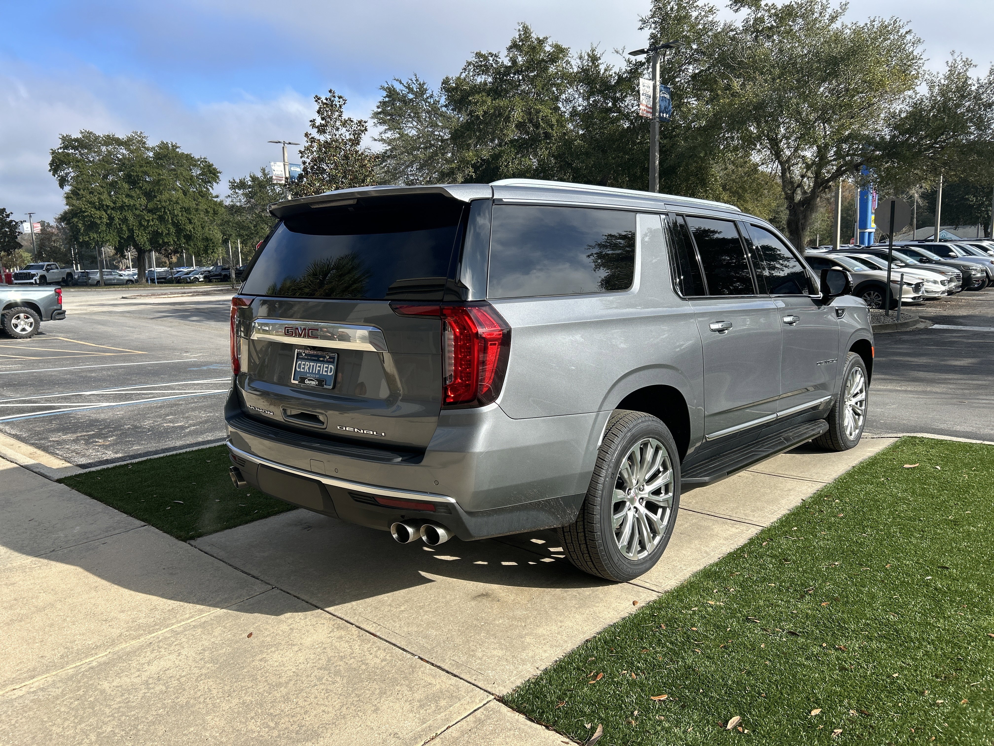 Certified 2022 GMC Yukon XL Denali image 7