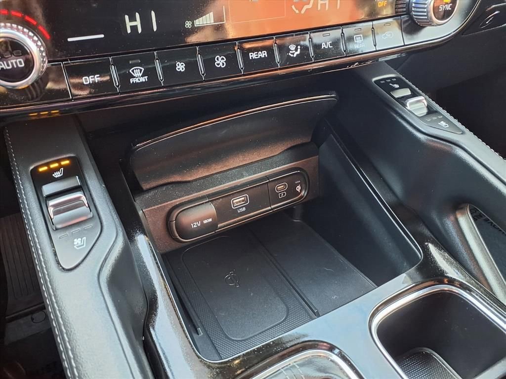 Used 2023 Kia Telluride EX w/ EX Captain's Chair Package image 9