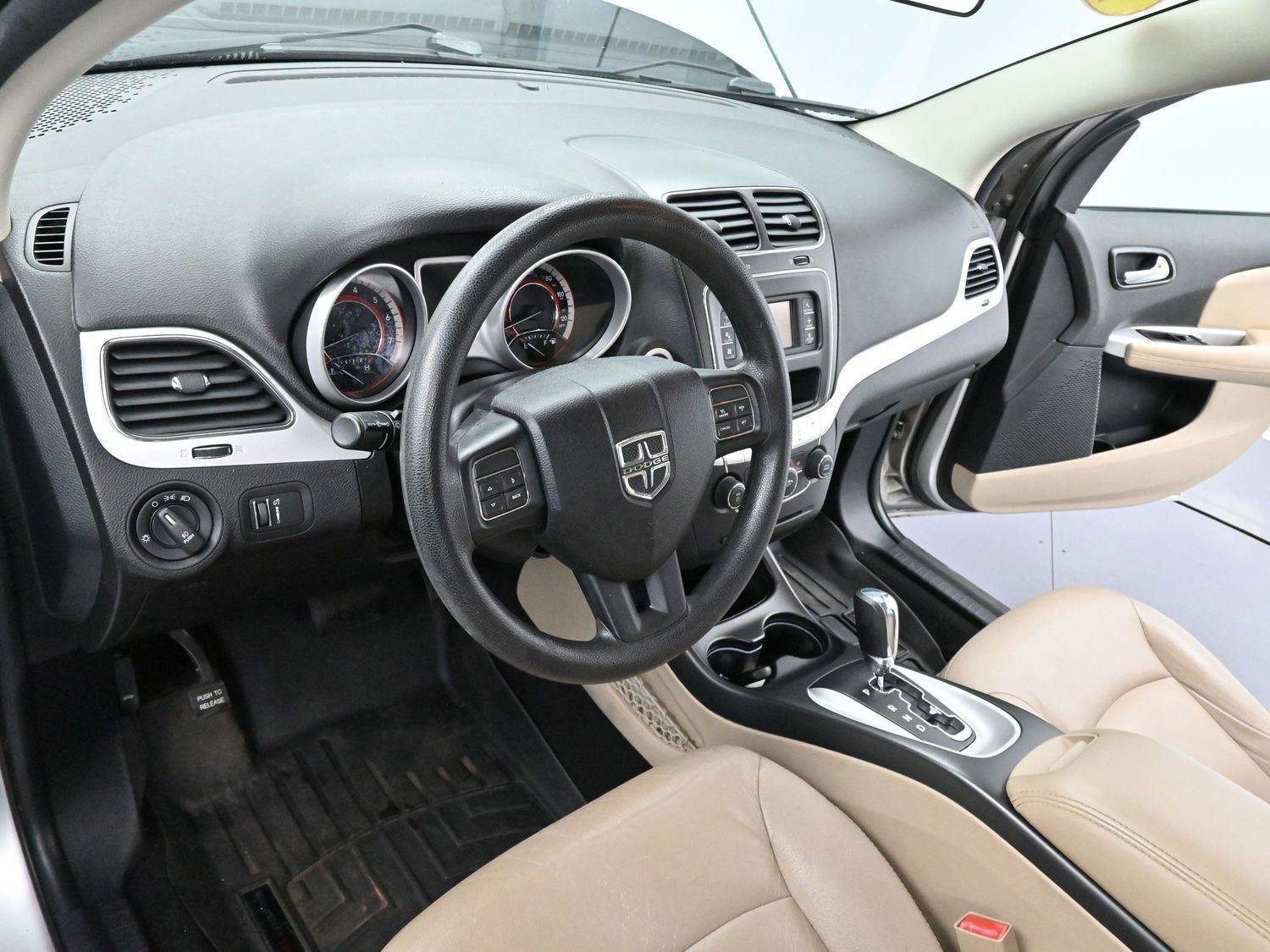 Used 2013 Dodge Journey SXT w/ Flexible Seating Group image 15