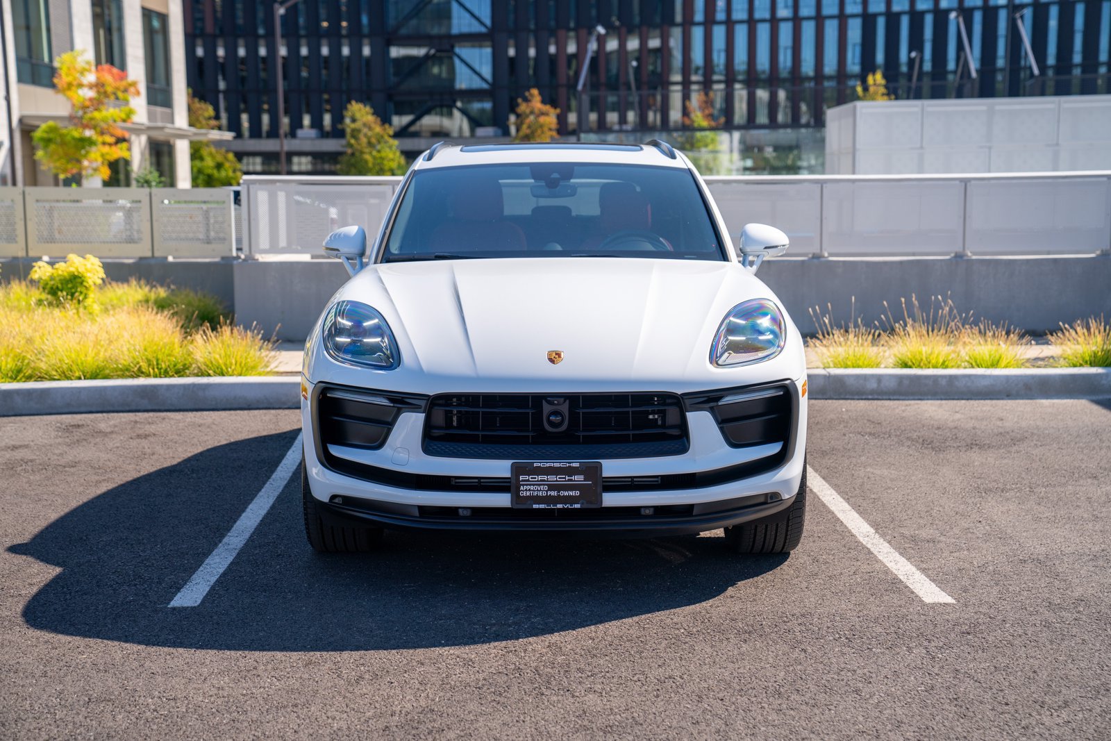 Certified 2026 Porsche Macan AWD/4WD image 6