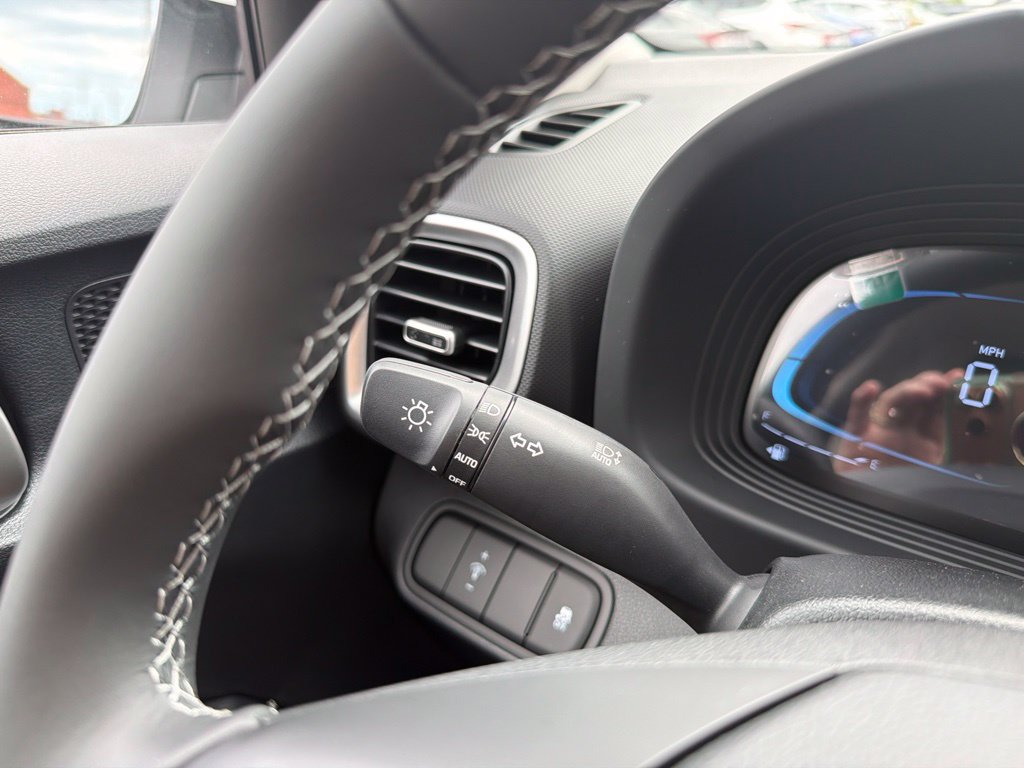 New 2026 Hyundai Venue SEL FWD image 30