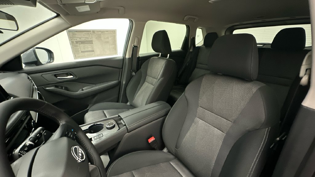 New 2026 Nissan Rogue SV w/ Cold Weather Package AWD/4WD image 9