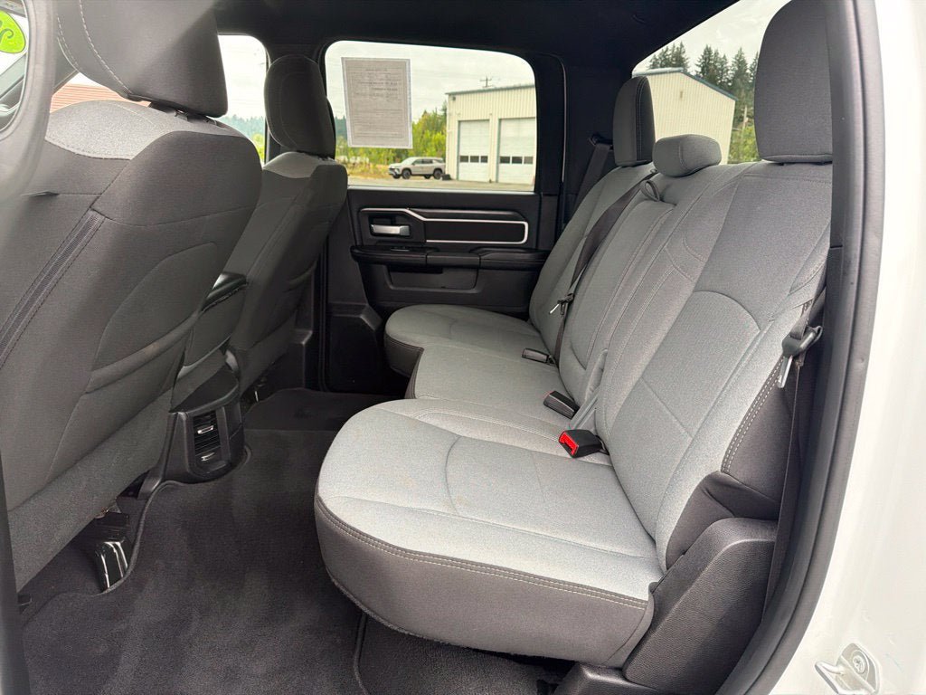 Used 2024 RAM 3500 Big Horn AWD/4WD image 15