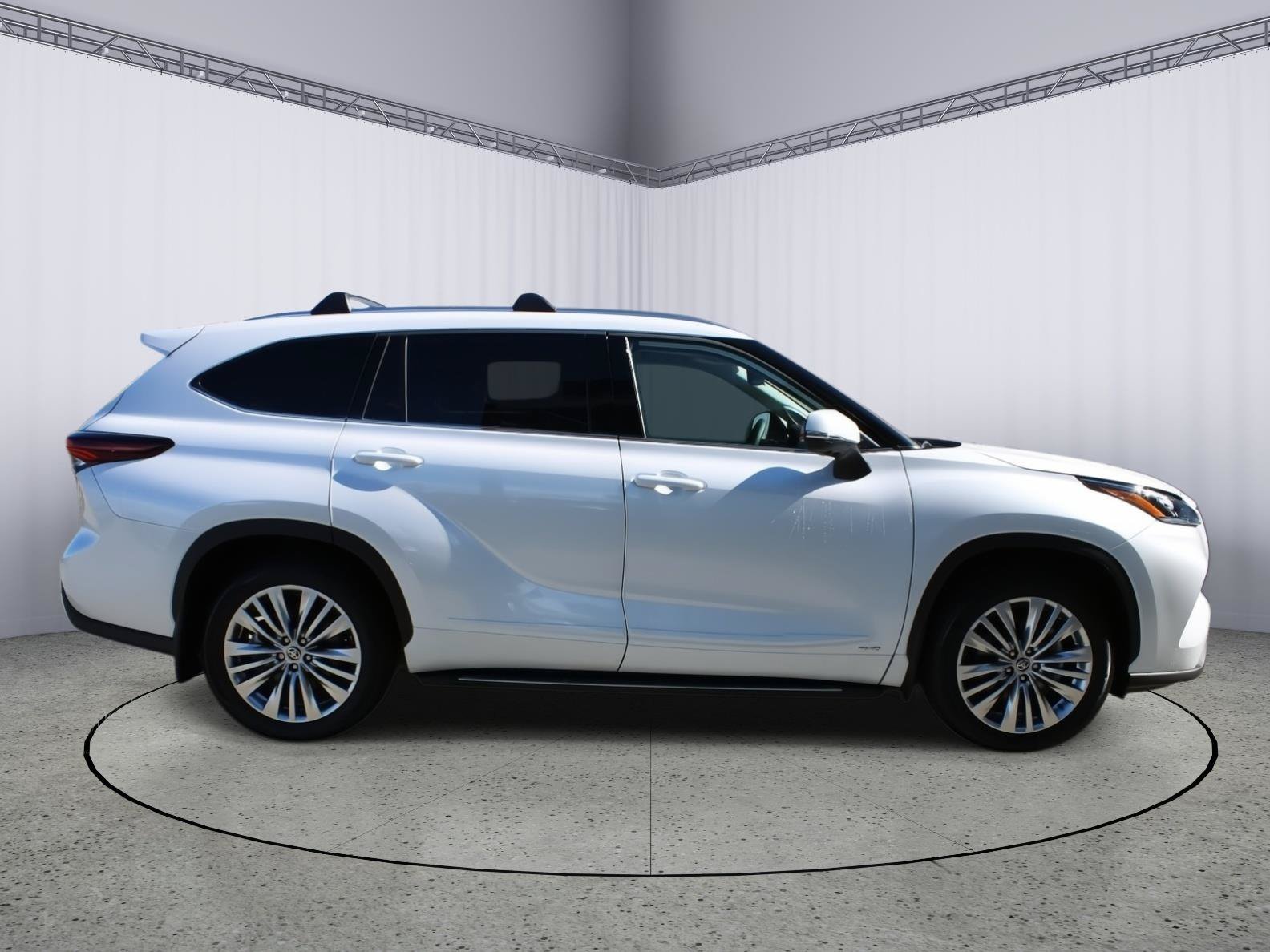 Used 2026 Toyota Highlander Platinum AWD/4WD image 10