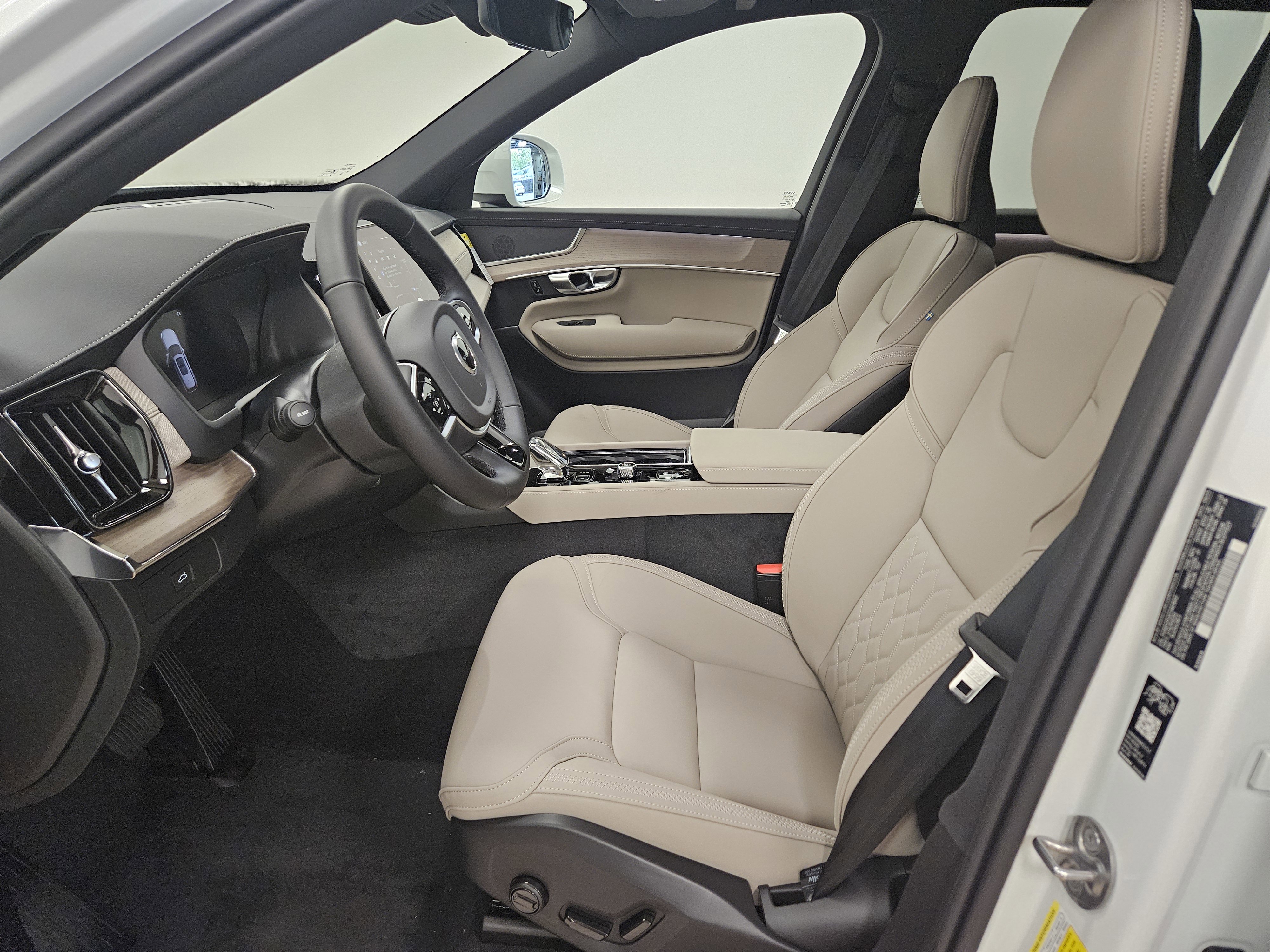 New 2026 Volvo XC90 B5 Core image 10