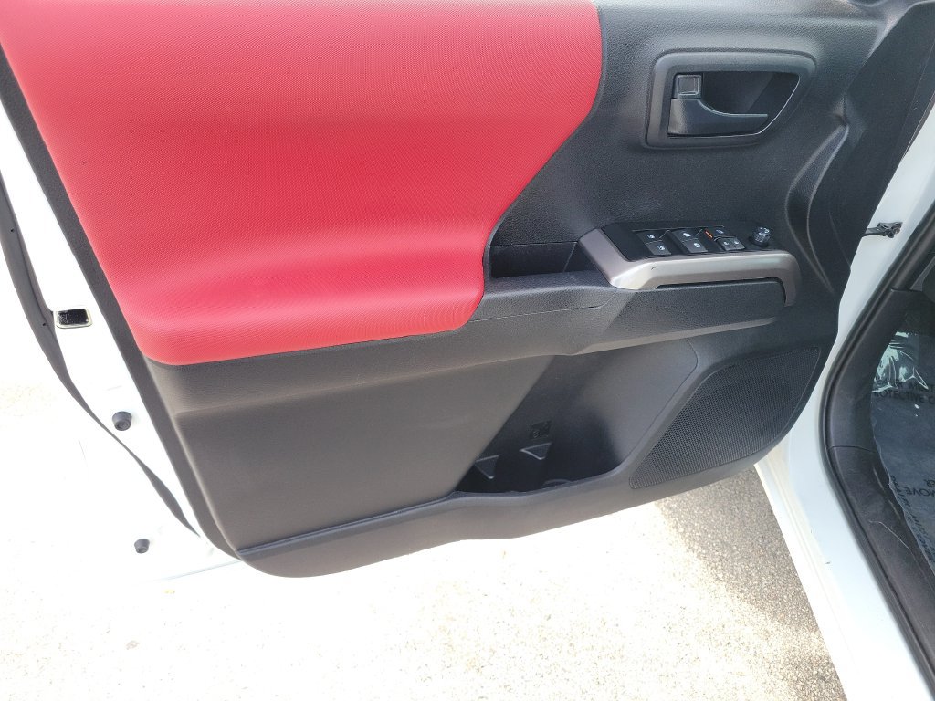 Certified 2023 Toyota Tacoma SR5 w/ Technology Package AWD/4WD image 19