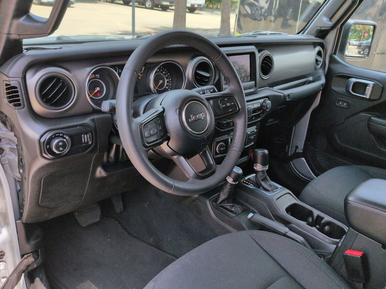 Used 2023 Jeep Gladiator Sport AWD/4WD image 10