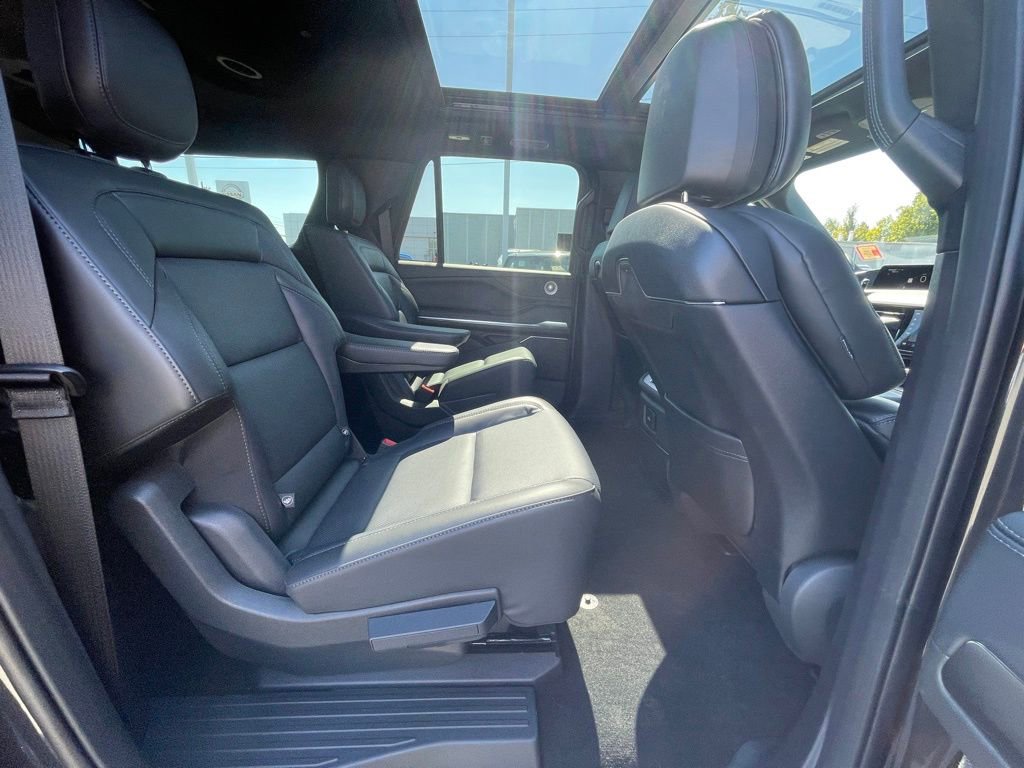 New 2025 Lincoln Navigator L Reserve w/ Jet Appearance Package image 23