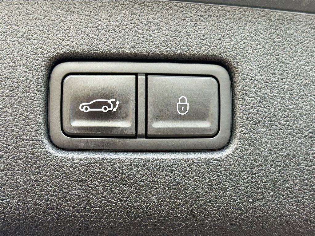 Used 2023 Genesis GV70 2.5T Select w/ Select Package image 12